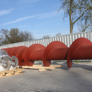 Dreiteilige EdelstahlSchneckenwelle Ø630 und Stahlschneckenwelle Ø1200 Dreiteilige EdelstahlSchneckenwelle Ø630 und Stahlschneckenwelle Ø1200