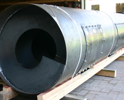 Hebeschnecke am Außentrog verschweißt mit Revisionsklappen Hebeschnecke am Außentrog verschweißt mit Revisionsklappen