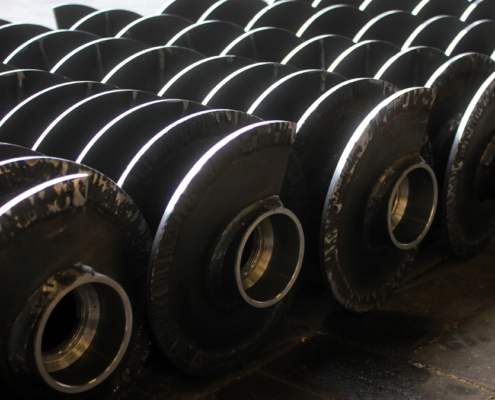 Hochverschleißfeste Schneckenwellen mit aufgepanzerten Schneckenflügeln