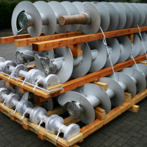 Mehrteilige Schneckenwelle in geflanschter Ausführung mit Mitelllagerzapfen bzw. Zwischenlagerzapfen