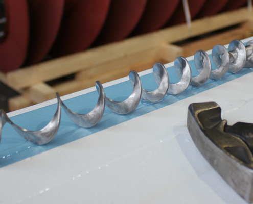 Edelstahlspirale Ø30 mit Antriebszapfen Edelstahlspirale Ø30 mit Antriebszapfen