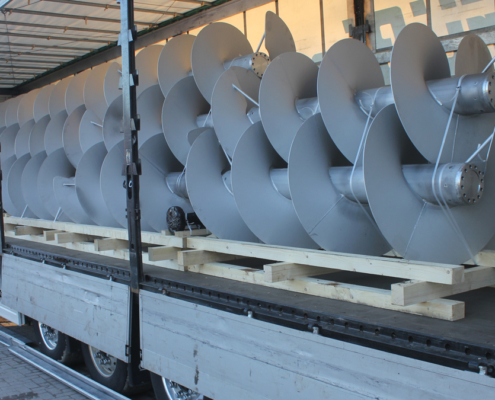 Schneckenwellen Ø800 mit geflanschten Zapfen aus 1.4541 Schneckenwellen Ø800 mit geflanschten Zapfen aus 1.4541