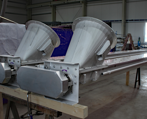 Schräg-Schneckenförderer mit Einlauftrichter